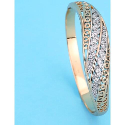 2021 March 18k gold planted bracelet Fashion women wedding charm bracelet