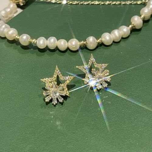 Exquisite Gold Plated Zircon Inlaid Star Small Flower Stud Earring for Women Girls Korean Fashion Elegant Simple Fashion Jewelry