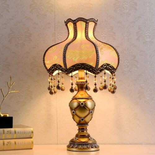 European Retro Table Lamp Fabric Lampshade Resin for Bedroom Decoration Bedside Lamp Home Indoor Desk Lamp