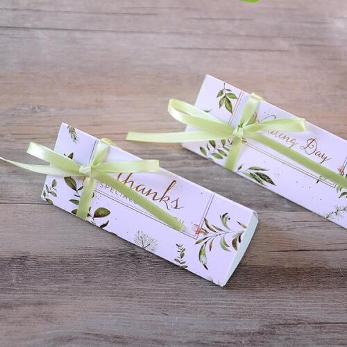 50pcs New Creative "Wedding Day" Green leaves Candy Box bomboniere Wedding Favors Party Supplies paper thanks Gift Box