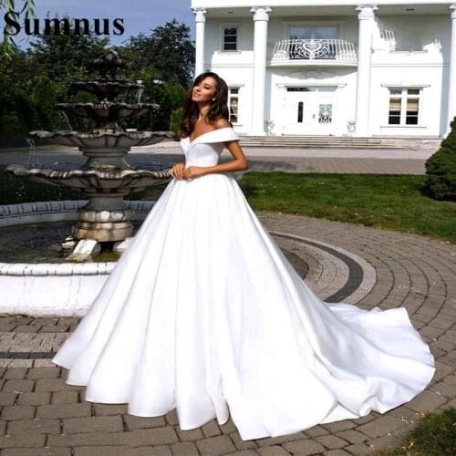 Simple White Satin Wedding Dress Boho Off the Shoulder Satin Backless Bridal Gown Plus Size Wedding Gowns Vestidos De Mariee