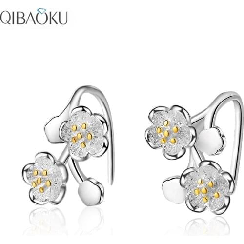 Flower Clove Earrings Romantic Small Fresh Design Earrings Female Korean Version Cute Earrings for Women Ear Jewelry