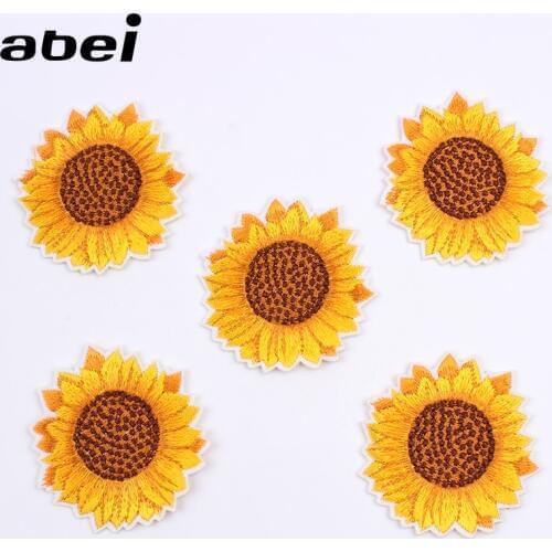 10pcs/lot Embroidered Sunflower Patch Iron On Sew On Flower Sticker DIY Jeans Pants Shoes Bags Fabric Appliques Handmade Badge
