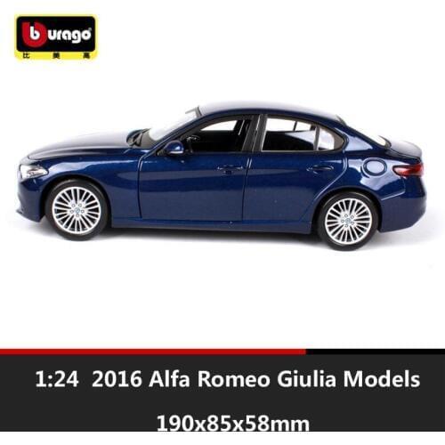 1:24 bburago miniature 2016 Alfa Romeo Giulia 952 metal diecast auto scale cars model vehicle saloon collection toy for children