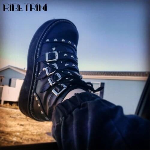 Brand Women Cool Street Punk Platform Ankle High Boots Chunky Buckle Goth Autumn Heart Decor Fashion Combat Boots Woman