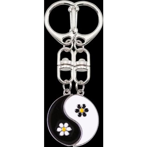 Hot Selling Yin Yang Stitching Two-Petal Double Fish Pendant Male And Female Students Fashion Bag Key Chain Gift Wholesale