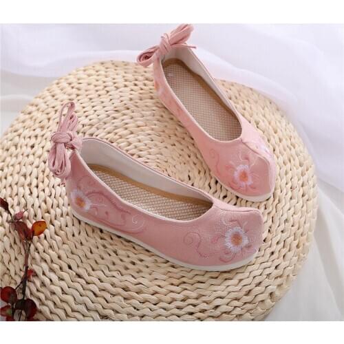 Flower Embroidered Shoes Hanfu cosplay Elegant Lace Pearl Cotton Flat Platforms Shoes Ladies