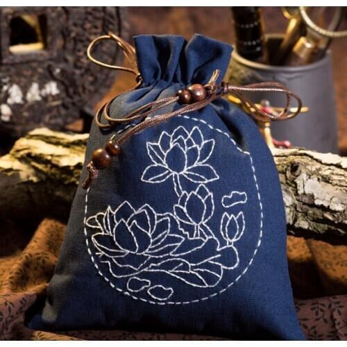 DIY embroidery bundle mouth drawstring Chinese style cosmetics bag luxiu hand-hold bag, send embroidery stretch and gifts