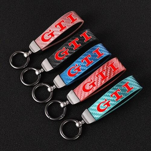 4S Carbon Fiber Leather Car KeyChain 360 Degree Rotating Horseshoe Key Rings For Golf GTI 4 5 6 7 MK4 MK5 MK7 GTI logo Car