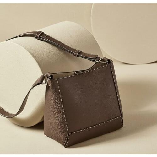 2020 New Leather Handbags Retro Single Shoulder Tote Bag Fashion Trend Large Capacity Messenger Commuter Bag