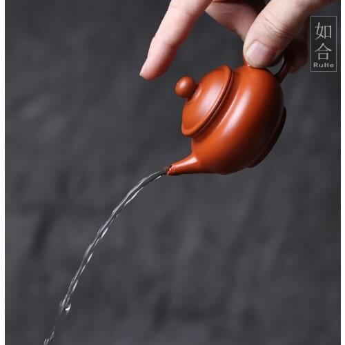 Hand and finally a mini two cups of kung fu time little teapot level good pot of chaozhou zhu mud out of the water seal