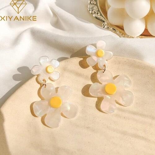 XIYANIKE White Acrylic Flower Drop Earrings For Women Geometric Alloy Earrings 2021 Trend Gift Fashion Party Jewelry pendientes