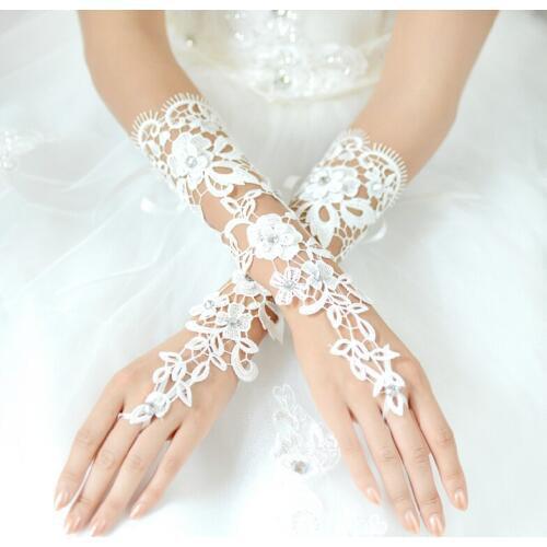 Sexy White Lace Wedding Gloves Fingerless Women Bridal Party Accessories Beaded One Size Elbow Length 2018 New Arrival