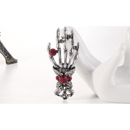 Vintage Rhinestone Skull Hand Brooches Unisex Classic Punk Style Brooch Pins Gifts