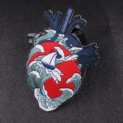 Fine Embroidery Applique Heart Kanagawa Wave Iron On Patches For Clothing Funny Rock Embroidered Patches Cloth Hippie Patch DIY
