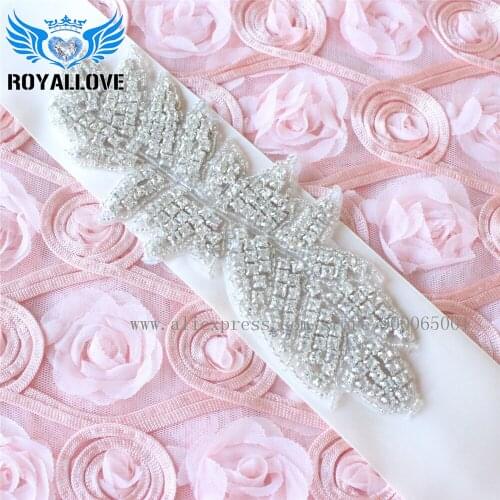 Wholesale 30pieces Clear Crystal Applique Lovely Pattern Flower Rhinestones Beads for Dresses Hair Headbands Iron On Patch Trim