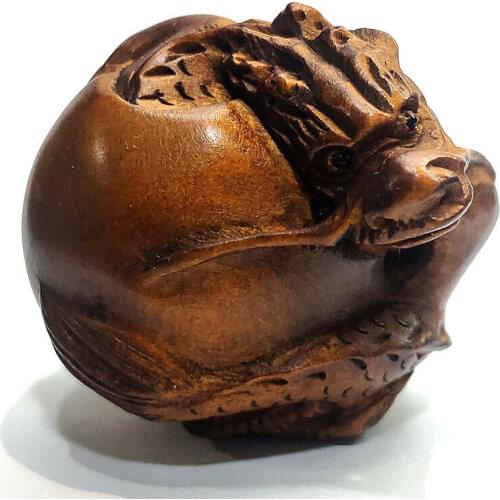 Y7459 - 2" Hand Carved Japanese Boxwood Netsuke Figurine Carving : Dragon