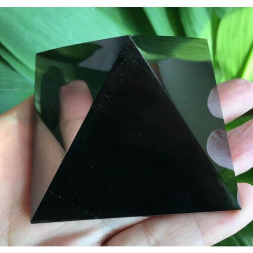 Black Natural Obsidian Quartz Crystals Pyramid Healing Crystal for Crafts Lustrous Surface Stones and Crystals for Decoration