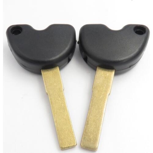 Motorcycle Transponder Key Shell Fob Cover In Black For Vespa Piaggio MP3 250 Guirela 500 Beverly 350 Key Can Put Chip Inside