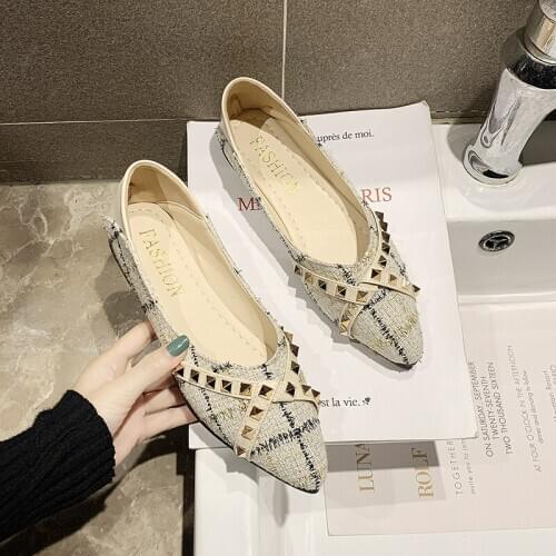 2020 Fashion Women Flat Ballet Shoes Rivet Pointed Toe Transparency Flats Shoes Elegant Flats Lady Shiny Shoes Woman U19-93