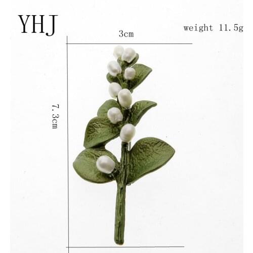 2018 new fashion accessories, thorn, eucalyptus leaf imitation pearl green paint, brooch girl