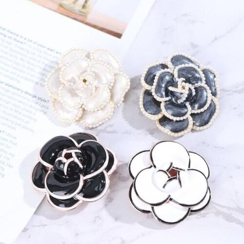 Luxury Design Camellia Pearl Brooch For Woman Wedding Collar Buckle Clothing Accessories Brooch Gift