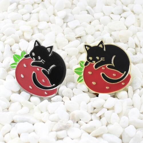 Cute black cat licking red strawberry cartoon brooch Animal and fruit badges Denim T-shirt backpack accessories Gift for childre