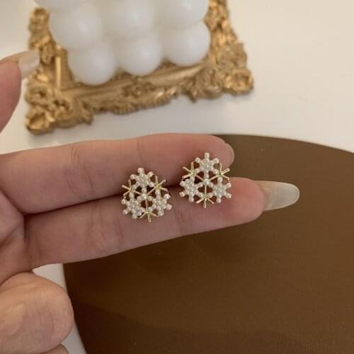 Women Charming Earrings Winter Christmas Gift Snowflower Shape Crystal Inlaid Magnetic Party Earrings for Women