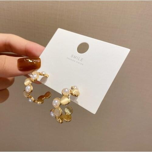 Pearl C-shaped Cats Eye Stone 2021 New Style, High-grade 2021 Cute/romantic Fashion Earrings for Women Luxurious Wedding