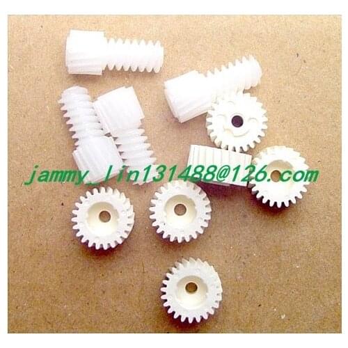 Free shipping Clarion third and fourth generation 6 disc CD mechanism gear Grand Epica new Teana Roewe 6 CD mechanism gear 1 set