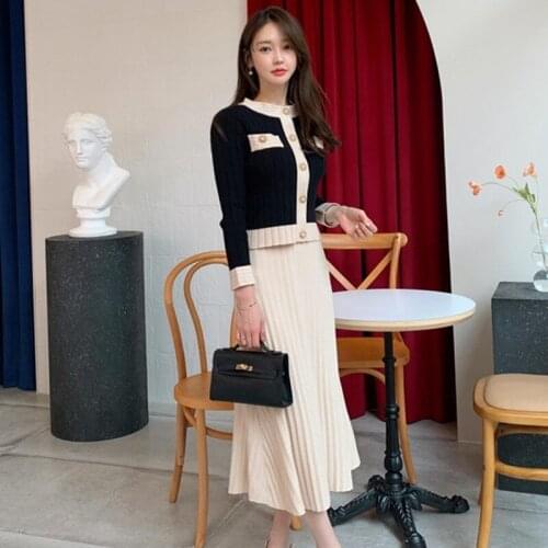 2020 New Winter Two Piece Set Women Patchwork Single Button Knitting Cardigans+solid Color Pleated High Wasit Maxi Skirts Suits