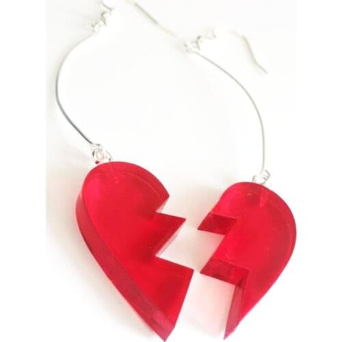 Anime JoJos Bizarre Adventure Cosplay Earrings Kakyoin Noriaki Splice Heart Long Earrings for Women Men Custom Ear Clip Jewelry