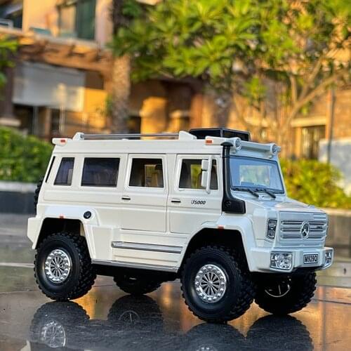 Large Size 1:24 Benz Unimog Alloy Car Model Diecasts Metal Off-road Vehicles Car Toy Model Collection Sound and Light Kids Gift