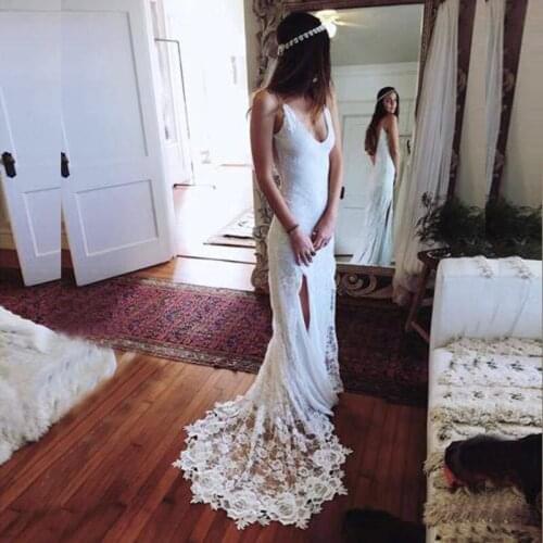Latest Summer Beach Lace Side Split Bride Wedding Dresses Spaghetti Straps V Neckline Wedding Gowns for Bride Backless 2021