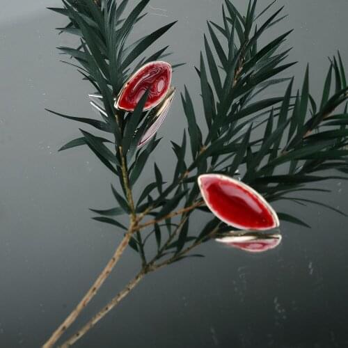 Noomi playful and nimble leaf shaped simple fairy cool and gorgeous versatile earrings Japan and South Korea foreign trade