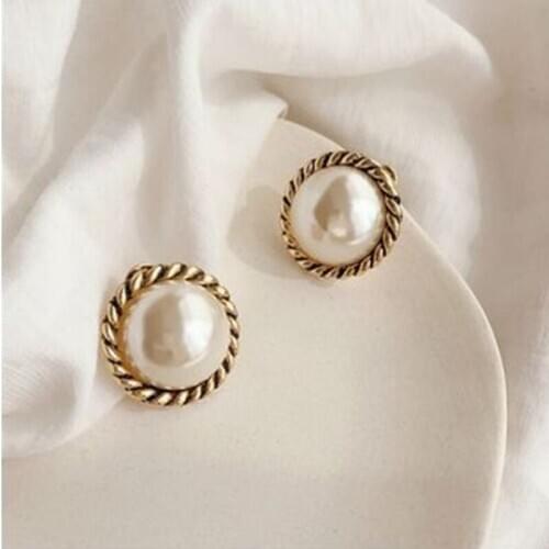 Womens premium earrings Baroque retro style imitation pearl earrings 2020 new trend earrings wholesale