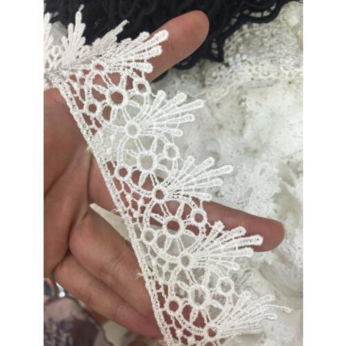 29yards Antique Style scalloped Embroidery Polyester Venise Lace Trim white color size 4.5cm