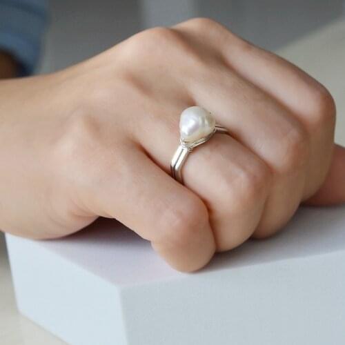 Fashion girl ring, small baroque pearl, 925 sterling silver, handmade, adjustable, small pearl ring