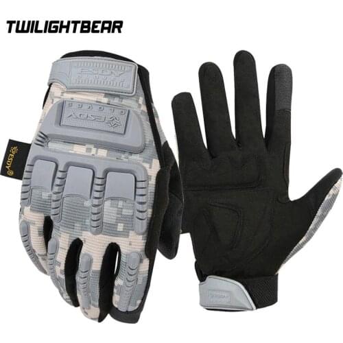 Twilight Bear Men's Sports Gloves