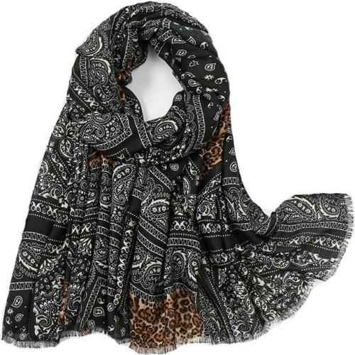 2021 Women Fashion Paisley Pattern Cotton Tassel Scarf Shawls Wraps Hijabs 3Colors 10pcs/lot