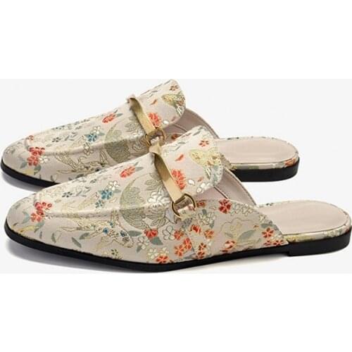 2021 Summer Slippers Metal Decoration Women Mules Shoes Fashion Outside Embroidered Floral Flats Slides Women Sandals