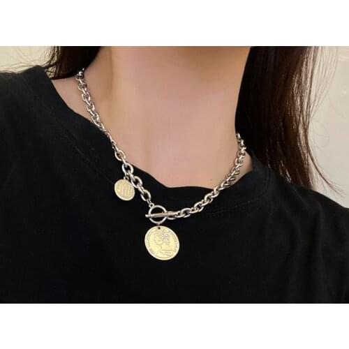 Round Pendant Necklace with Hip-hop Head Minimalist Choker for Couples with Hoodie Chain Women Accessories Gift Jewelry Charm
