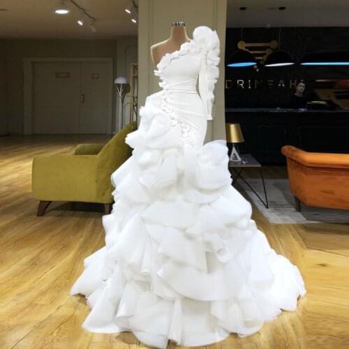 Gorgeous One Shoulder Mermaid Wedding Dresses 2022 Spring Summer Tiered Bridal Gowns Ruffles One Long Sleeve Wedding Vestidos