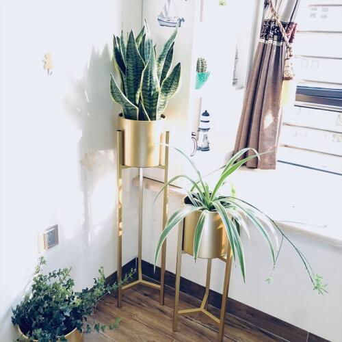 Nordic creative wrought iron flower stand balcony living room interior floor-standing modern simple flower pot green stand