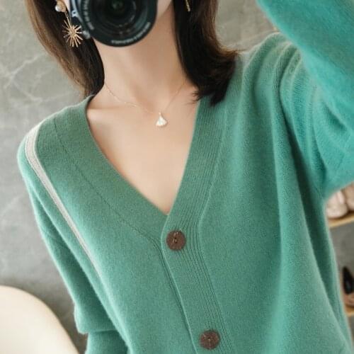 New products for autumn and winter 100% wool cardigan womens v-neck short loose knit cashmere sweater solid color long-sleeved