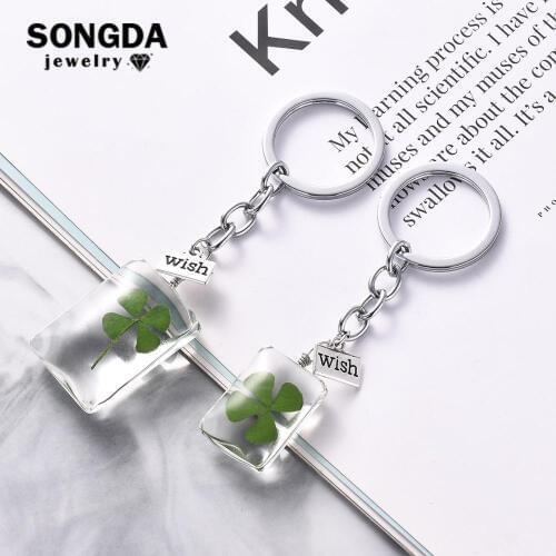 SONGDA Dried Green Four Leaf Clover In Glass Ball Keychain Women Bag Hanging Charm Key Chain Lucky Trinkets St Patricks Day Gift