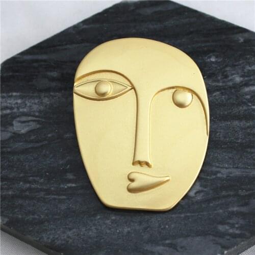 Vintage Funny Abstract Matt Gold Metal Brooches Exaggerated Moon Fairy Figure Face Jewelry for Women and Men Brooch Party Gift