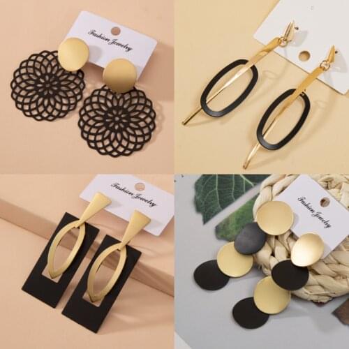 New Korean Womens Statement Earrings Black Long Hanging Geometric Pendant Gold Earrings Pendant 2021 Fashion Jewelry Gift