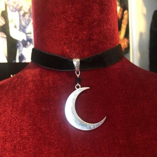 Crescent Moon Velvet Choker Gothic Witch Jewelry Women Gift 2020 New Delicate And Beautiful Crescent Wholesale Statement Fashion