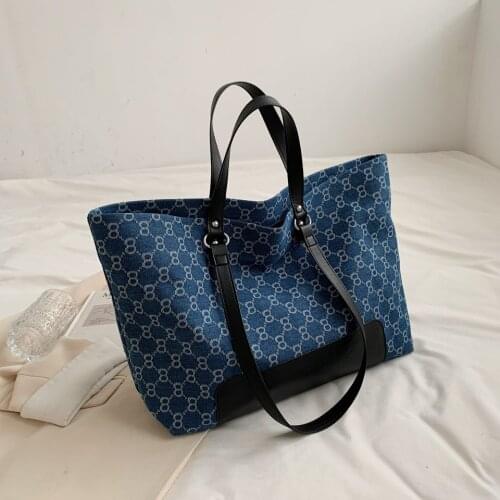 Large Capacity Canvas Shoulder Bags for Women Letters And Plaid Handbags Europe Style Vintage Bags Classic Elegant Packages